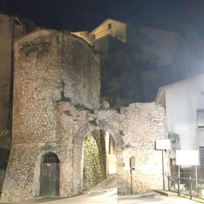 Casa In Antico Borgo Medievale A Tarano Ri, Via Giacomo Leopardi, 15 Βίλα Εξωτερικό φωτογραφία