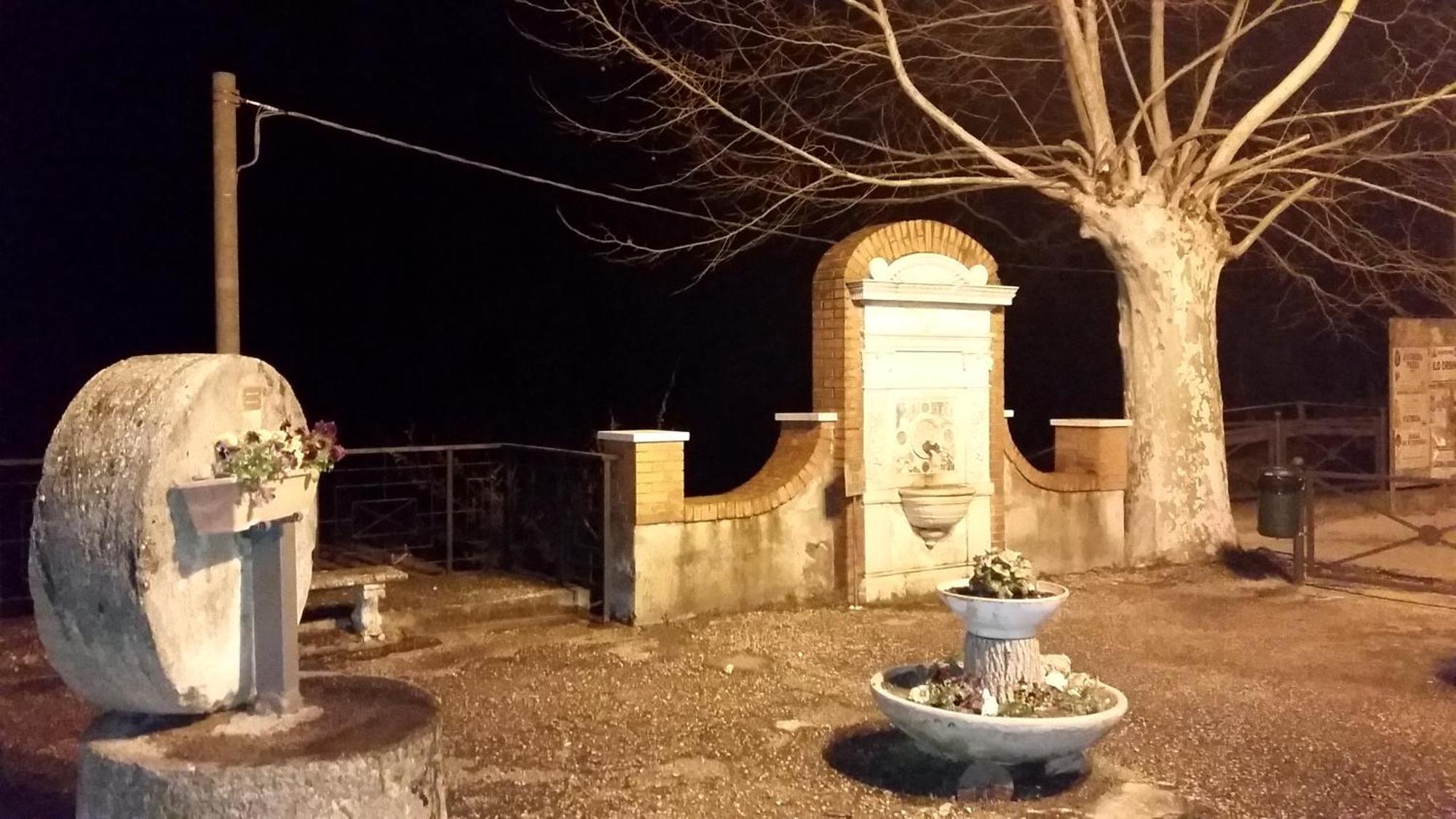 Casa In Antico Borgo Medievale A Tarano Ri, Via Giacomo Leopardi, 15 Βίλα Εξωτερικό φωτογραφία